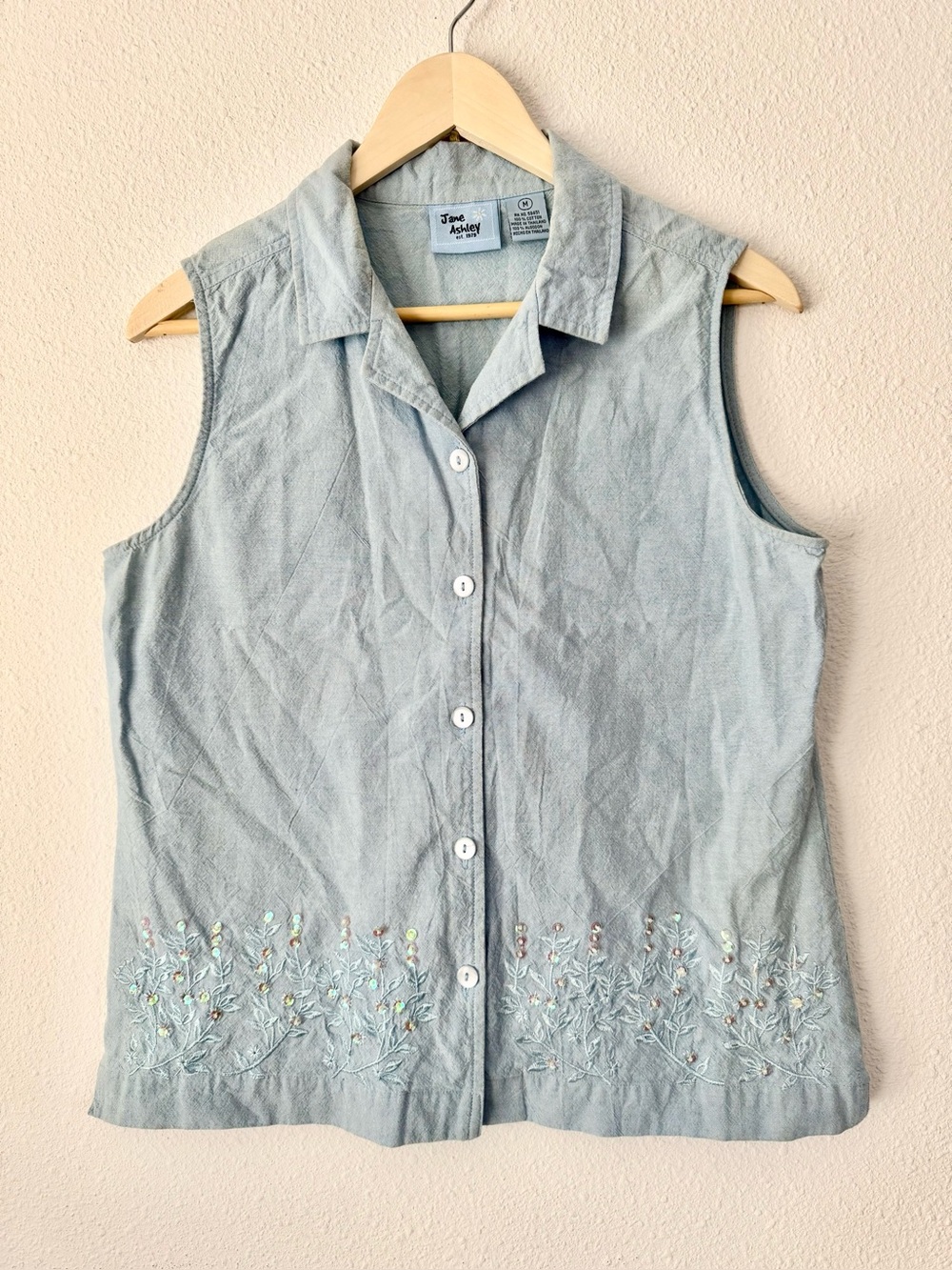 Jane Ashley Light Blue Sleeveless Button-Front Embroidered Top